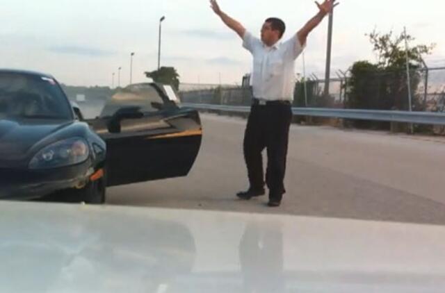 Apsaugininkas neatsilaikė neišbandęs naujo "Chevrolet Corvette ZR1"