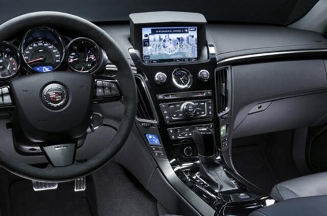 "General Motors" atšaukia 20 tūkstančių kadilakų