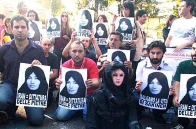 Iranietė bus viešai išplakta už nuotrauką laikraštyje