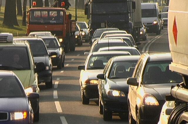 Mokslininkai: kamščiai gatvėse kyla ir dėl pernelyg lėtų, ir dėl pernelyg greitų vairuotojų