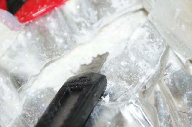 Muitininkai sulaikė 4 kg sintetinių narkotikų ir "laimės pardavėją“