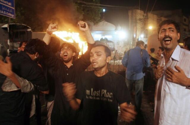 Per tris sprogimus Pakistano Lahoro mieste žuvo mažiausiai 18 žmonių