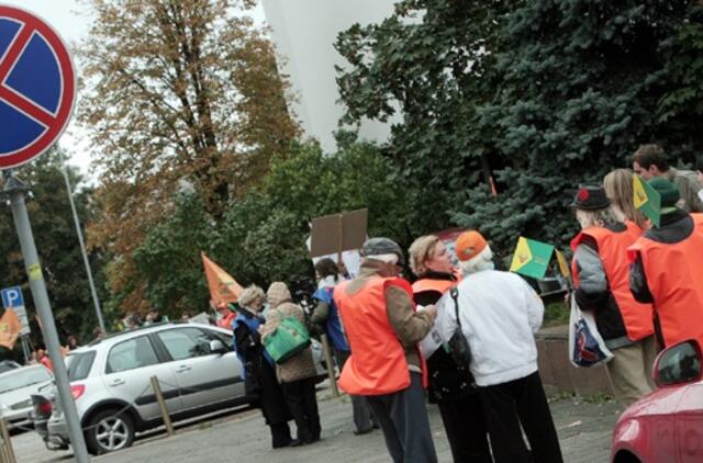 Protestuotojai reiškė "solidarumą su darbo liaudimi"