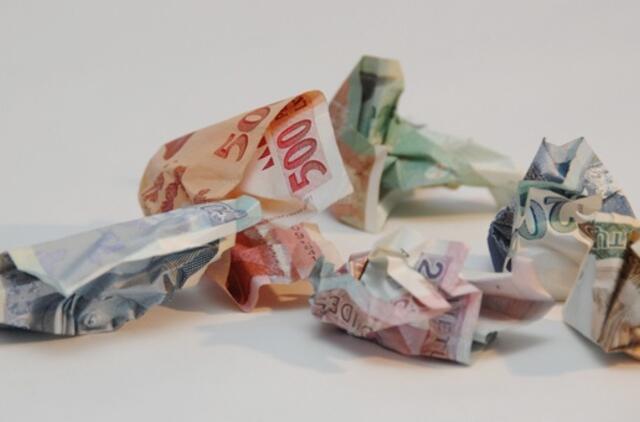 Siūloma uždrausti greitąsias paskolas teikti kavinėse ar siunčiant žinutes