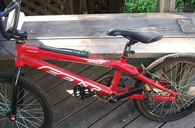 Taivano policija vagišiui nupirko naują dviratį