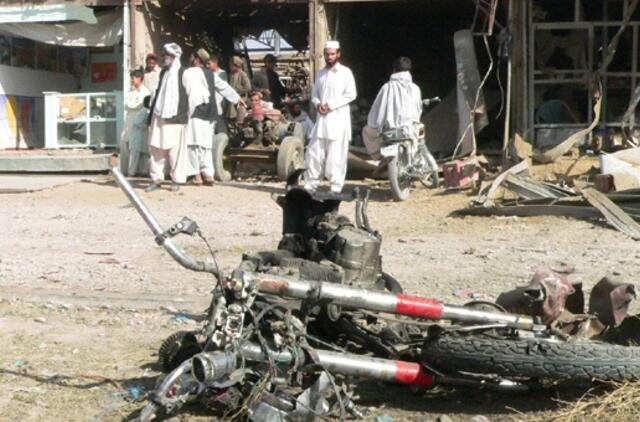 Afganistanas: per išpuolį žuvo NATO kareivis ir du civiliai