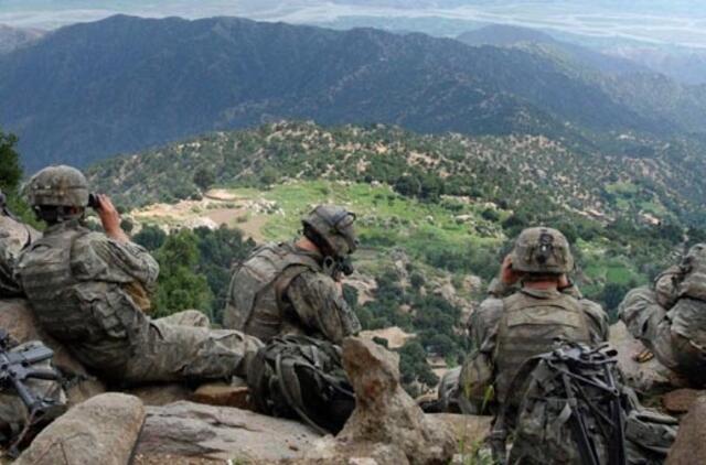 Afganistane per išpuolius žuvo penki NATO kareiviai