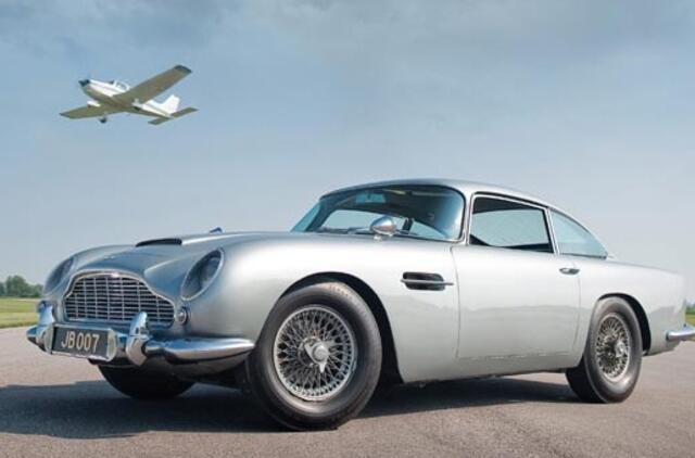 Aukcione parduodamas legendinis Džeimso Bondo "Aston Martin DB5"