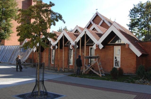 Garsieji "Du gaideliai" priglaus ortopedus