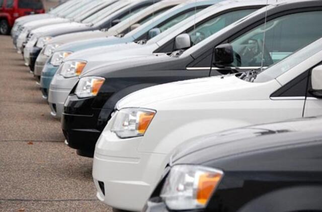 JAV automobilių gamintojų viltys - švelnesnė bankų politika