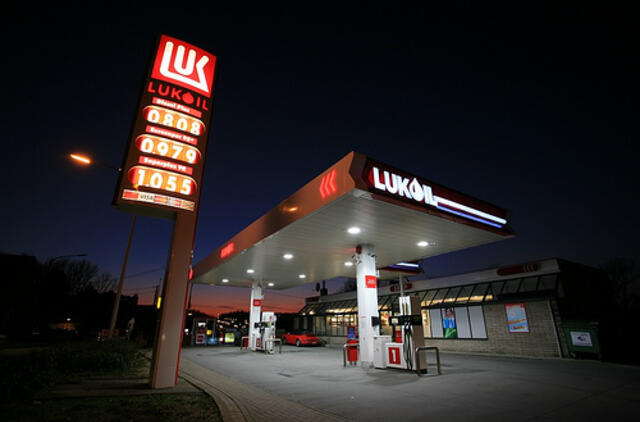 Policija pataria naktimis degalinių kasose nepalikti didelių pinigų sumų