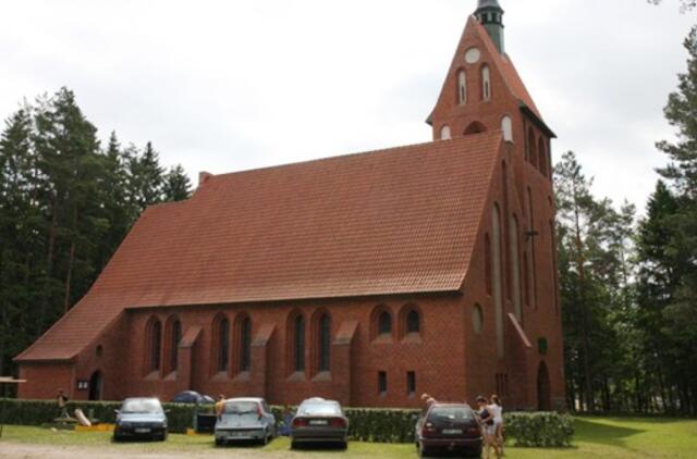 Restauruoti Vanagų parapijos namai kviečia į įkurtuvių šventę