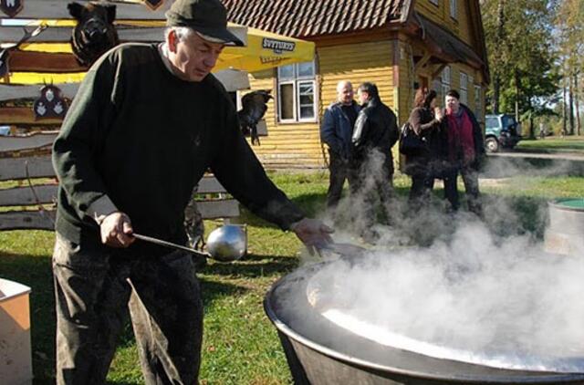 Šilutėje susirungė geriausi žuvienės virėjai