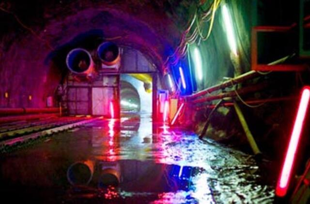 Šveicarijoje jau baigiamas statyti ilgiausias pasaulyje transporto tunelis