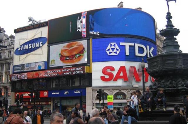 Didžioji Britanija sugriežtins imigracijos taisykles