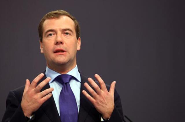 Dmitrijus Medvedevas įspėja apie politinę stagnaciją šalyje