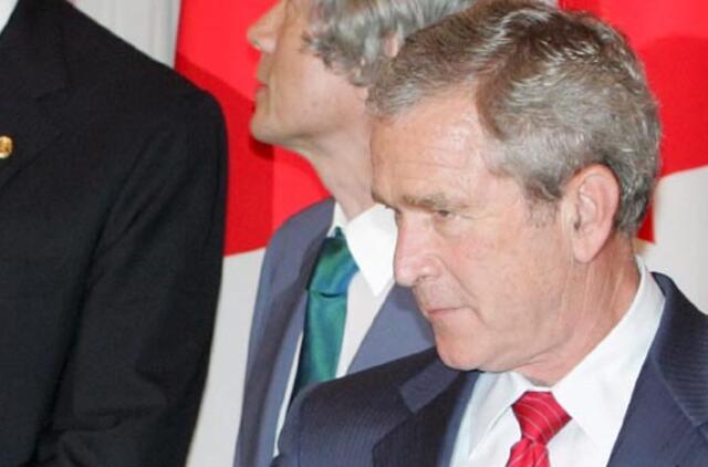 Džordžas V. Bušas prisipažino dėl "šlykštaus jausmo"