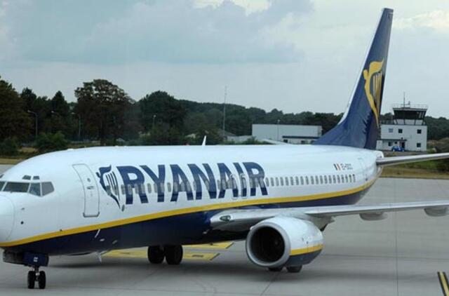 Į kitą miestą nuskraidinti "Ryanair" keleiviai atsisakė palikti lėktuvą