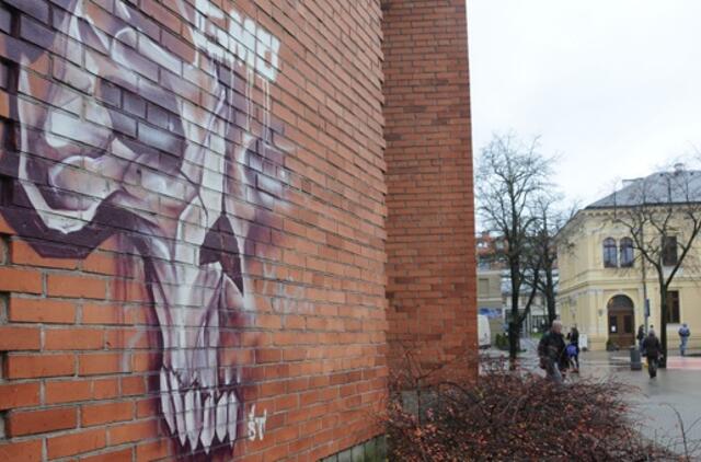 Miesto centre - nauji grafitininkų "šedevrai"