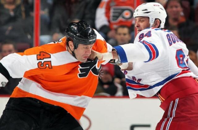 NHL čempionate "Flyers", "Blues" ir "Canucks" iškovojo penktąsias pergales iš eilės