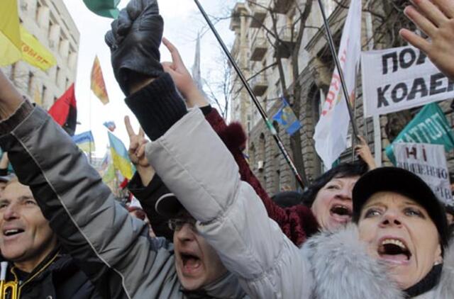 Ukrainoje tęsiasi masiniai protestai prieš mokesčių reformą