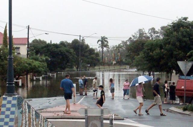 Australijoje neslūgsta potvyniai