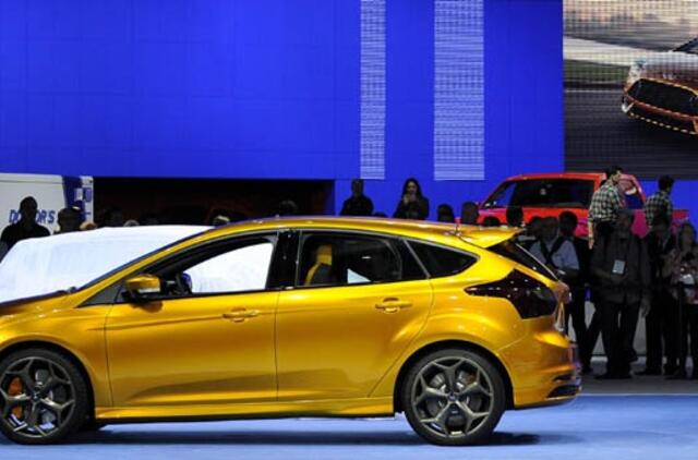 Automobilių pardavimo apimtys Europos Sąjungoje lapkritį sumažėjo