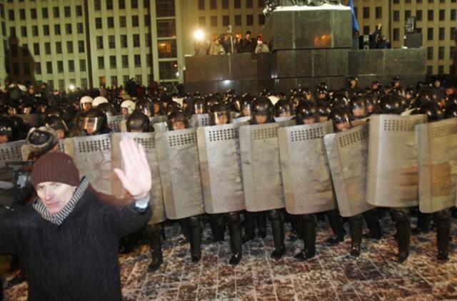 Baltarusijoje į laisvę paleisti protestų metu sulaikyti rusai