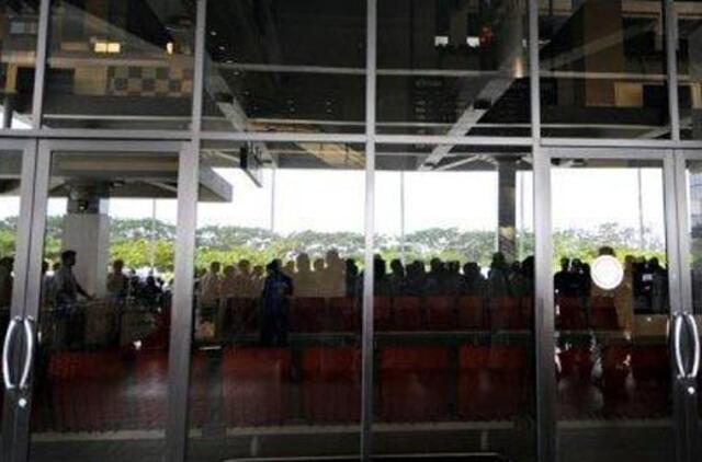 Bangladešo oro uoste dideliame ekrane rodytas pornografinis filmas