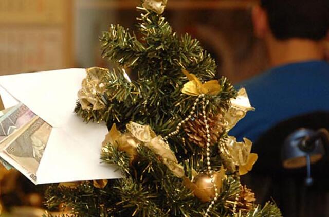 Kalėdinės premijos šildys ne visus