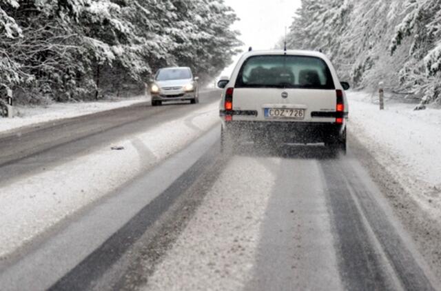 Klaipėdos ir Telšių apskričių keliuose - sudėtinga padėtis