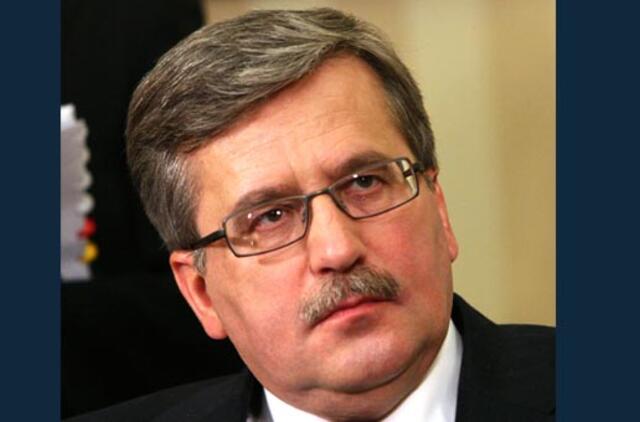 Lenkija santykiuose su Rusija veiks pagal principą "pasitikėk, bet patikrink"