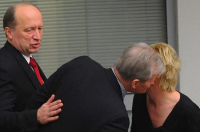 Lietuva toliau gyvens tik skolon