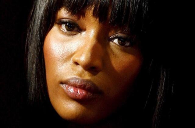 Manekenė Naomi Campbell atidėjo savo vestuves su rusų verslininku