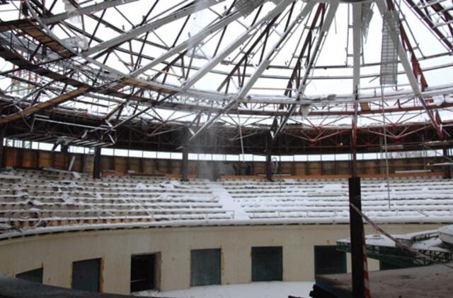 Naujuosius metus delfinariumas sutiks be stogo