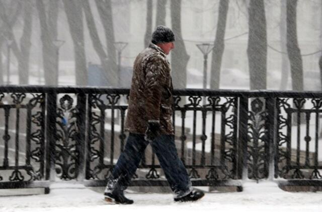 Orai: Naujuosius pasitiksime su sniegu ir pūga