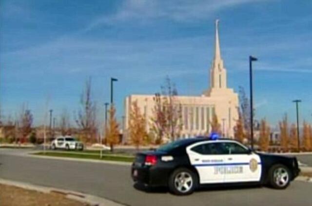 Prie mormonų bažnyčios JAV nušautas ginkluotas vyras