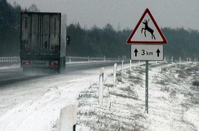 Vairuotojams: eismo sąlygos išlieka sudėtingos