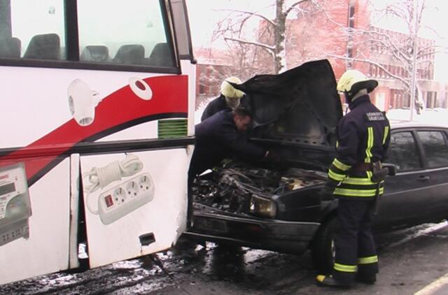 Autobusą stotelėje privertė pasilikti ilgiau