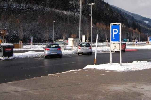 Autobusas iš Lietuvos stovėjimo aikštelėje Vokietijoje pamiršo dvi trylikametes