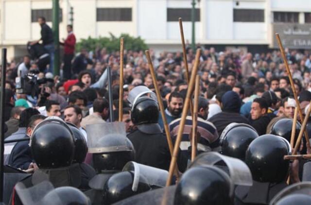 Didžiojoje Egipto dalyje vyksta masinės protesto akcijos ir riaušės