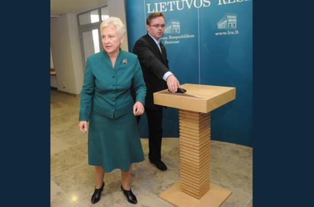 Irena Degutienė dėkoja Lietuvos žmonėms, 1991-aisiais gynusiems Tėvynę