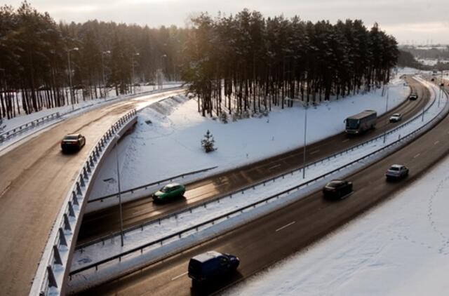 Vairuotojams: yra neišvažiuojamų ar sunkiai išvažiuojamų kelių