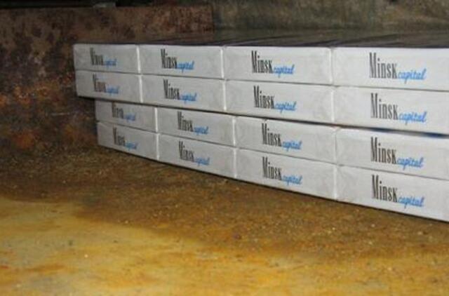 Cigaretes vežė slėptuvėse