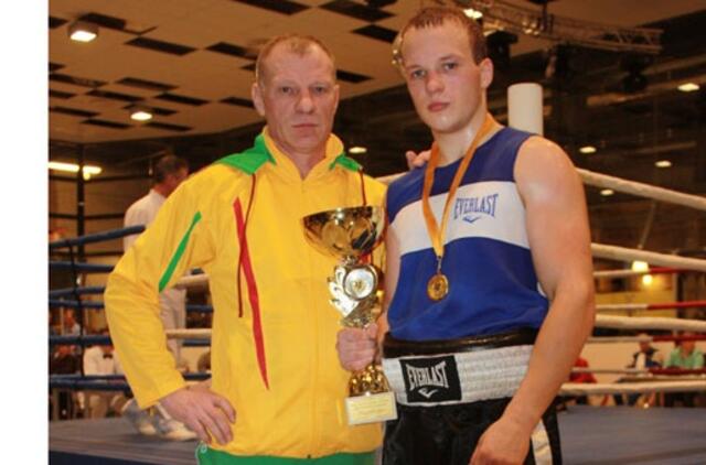 Klaipėdos boksininkui Gyčiui Vaitkui - nugalėtojo taurė