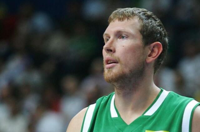 Per NBA rungtynes į aikštelę išbėgo Darius Songaila