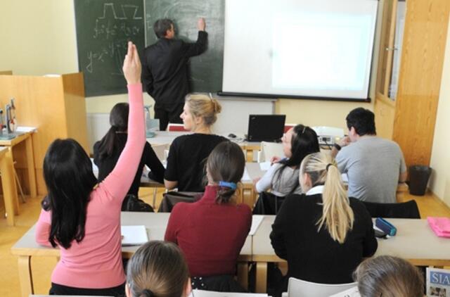 Politikai teigia, kad studentams jau laikas išeiti į gatves ir rengti revoliuciją