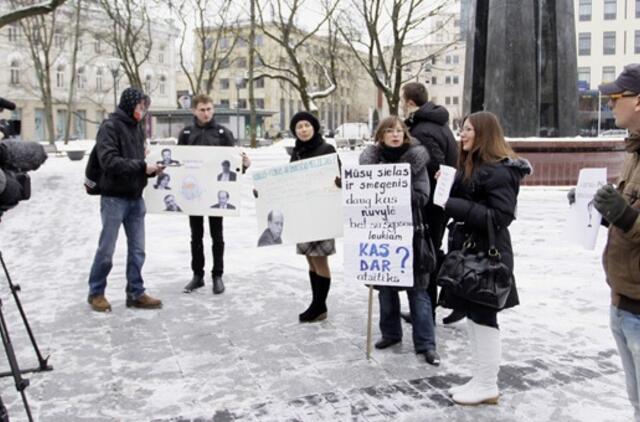 Studentai tikina, kad PSD mokestis paskatins dar didesnę emigraciją