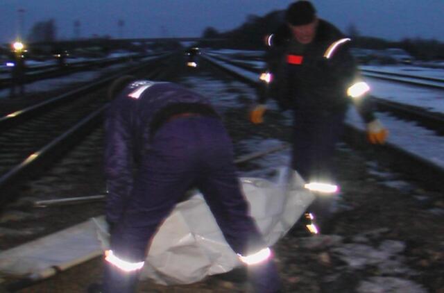 Traukinys Kretingoje pervažiavo du vyrus