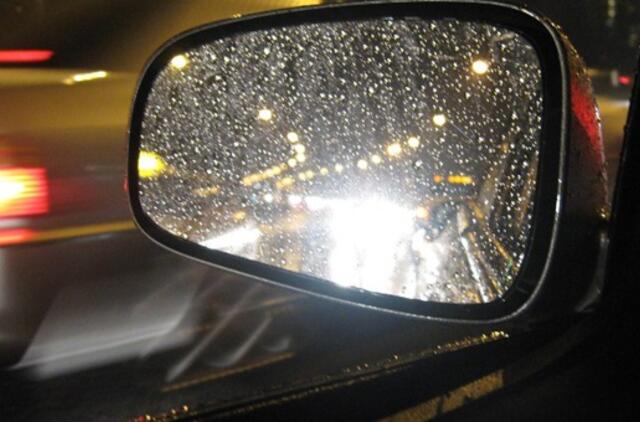 Vairuotojai perspėjami dėl permainingų oro sąlygų